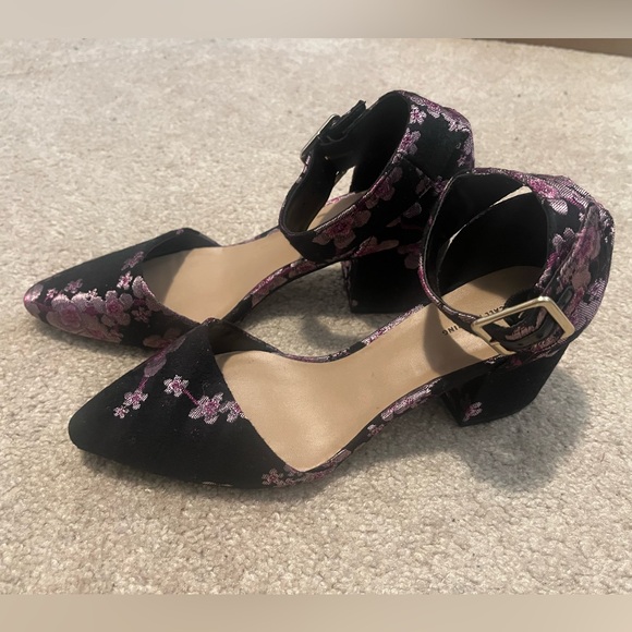 Call It Spring Women's Pointed Toe Block Heel Sandals Sz:7.5 Black/Pink - Picture 3 of 8